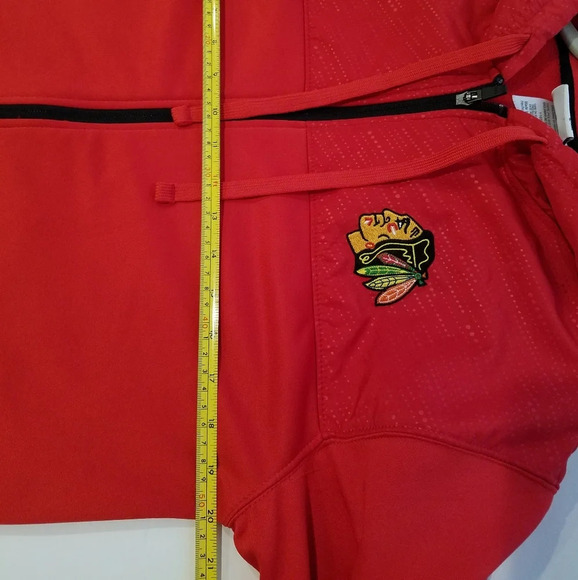 NHL RED HOODIE BLACK HAWKS SIZE S WOMEN'S - Picture 7 of 8